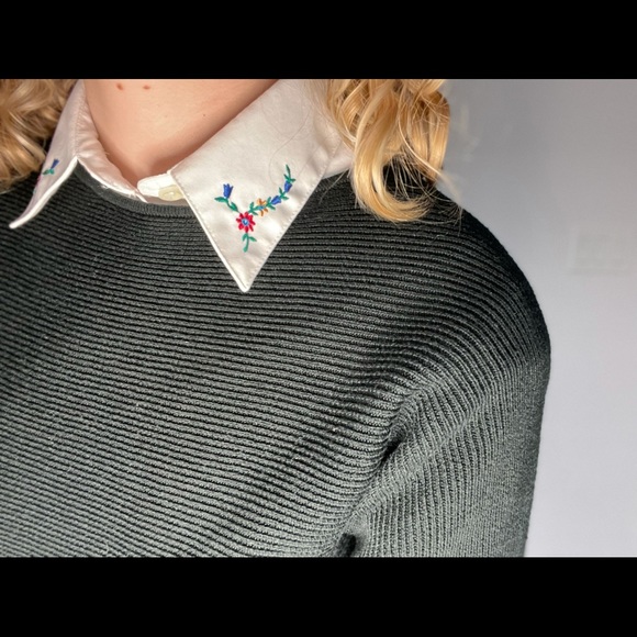 Tabi Floral Embroidered White Blouse - Picture 2 of 6